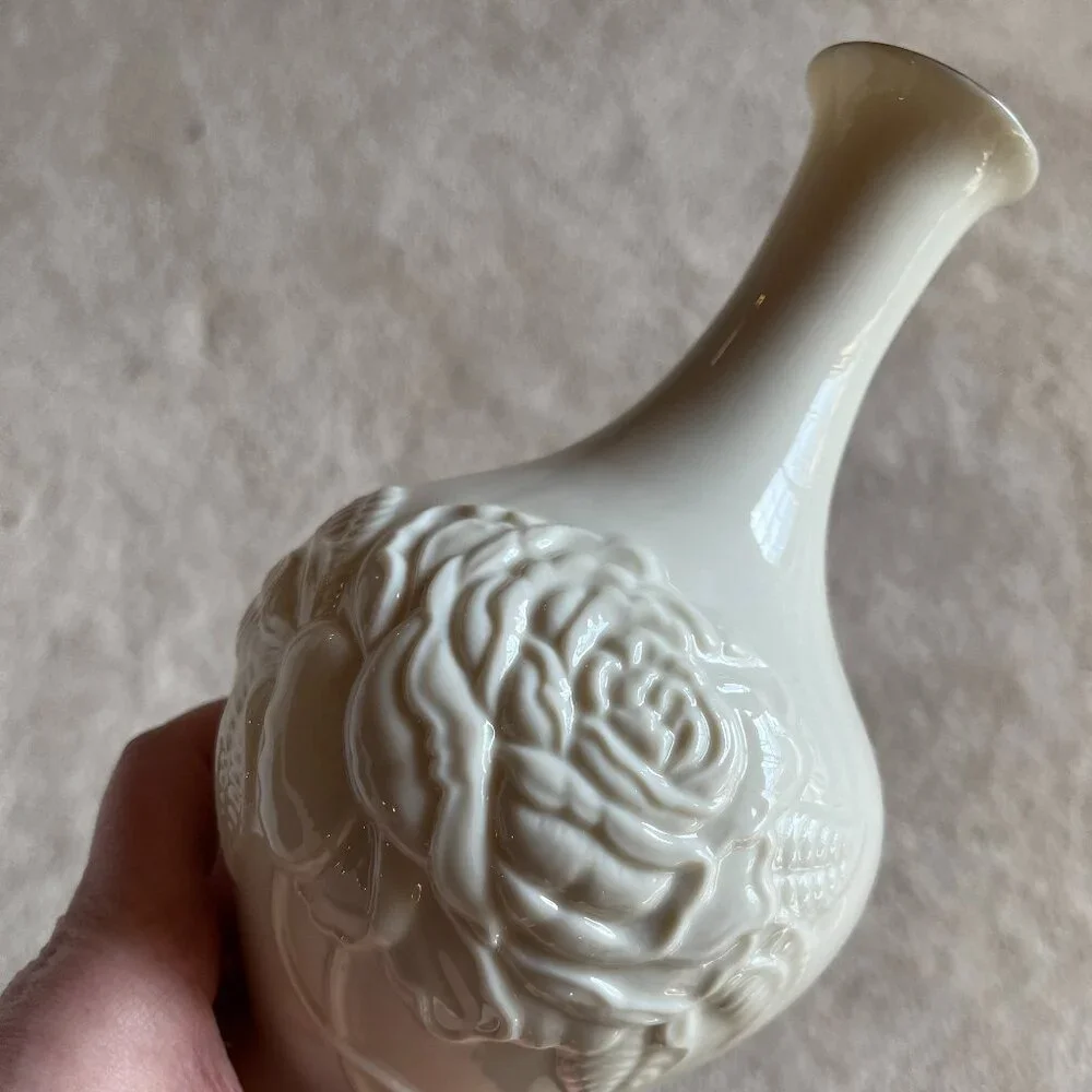 Lenox Antique‎ Rose Porcelain Bud Vase Ivory (Like New)